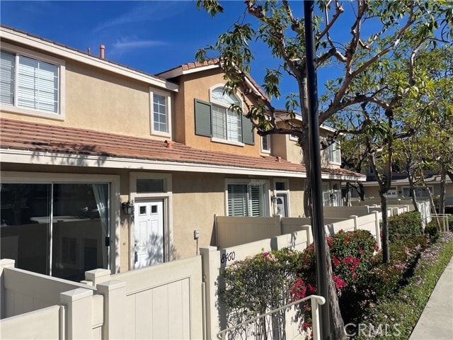 Building Photo - 8460 E Tioga Way