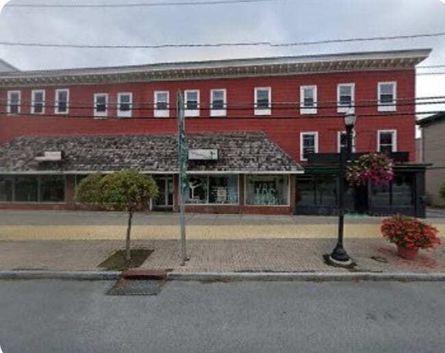 Building Photo - 211 Genesee St Unit 8 Rental
