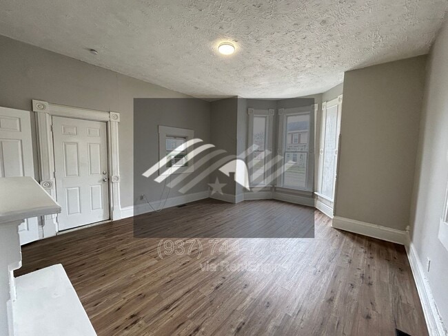 Photo - 815 S Main St