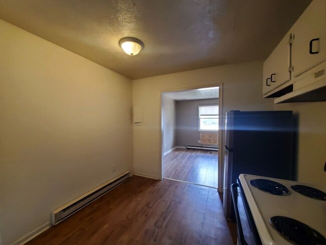 Photo - 6444 Applecross Ave