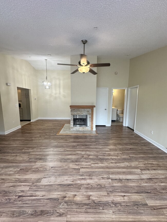 Photo - 101 Mary Ann Ct