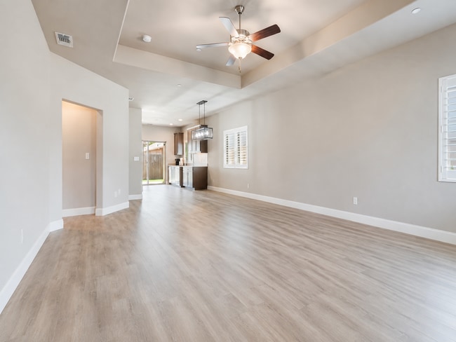 Photo - 2928 Carlene Pl