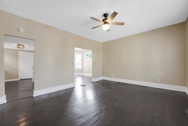 Photo - 172 S Richardson Ave