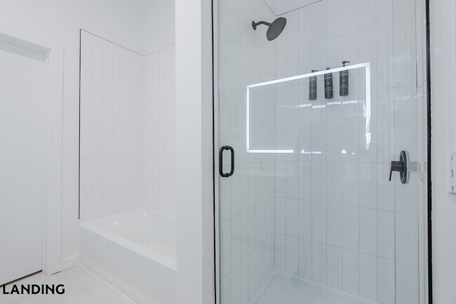 Photo - 2623 Keene St Unidad 391