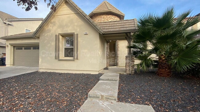 Building Photo - 724 Shelli St