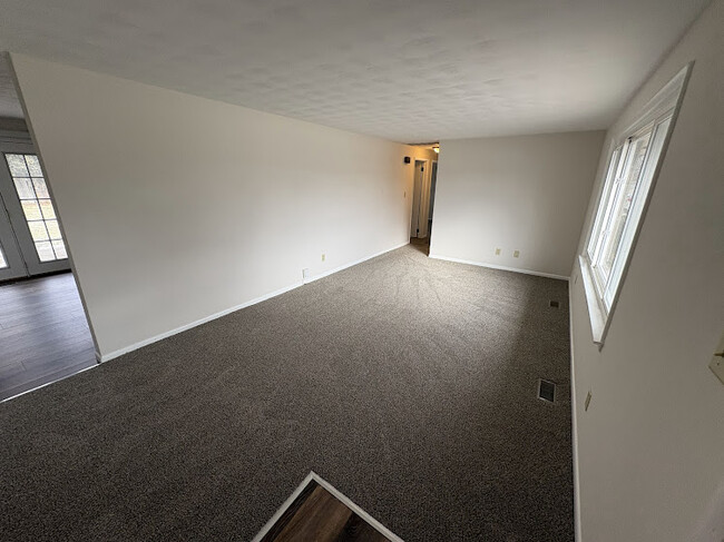 Photo - 302 Spring Mill Rd