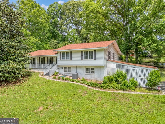 Photo - 83 Summit Ridge Cir SE House