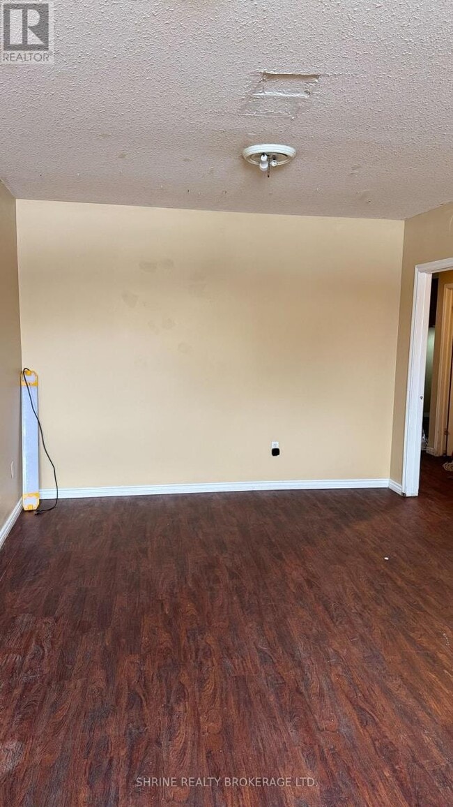 Photo - 215 Thurman Cir