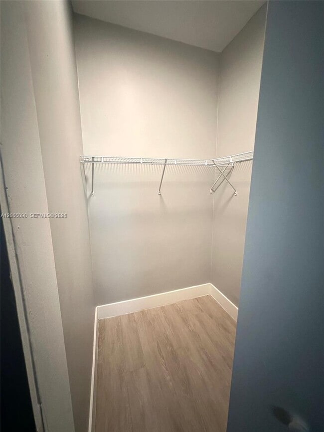 Building Photo - 710 Meridian Ave Unit 10
