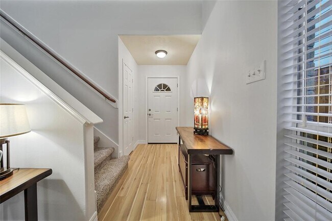 Photo - 16923 Lockford Ln