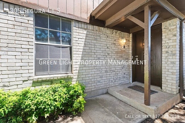 Photo - Room in Duplex on Segura Ct S