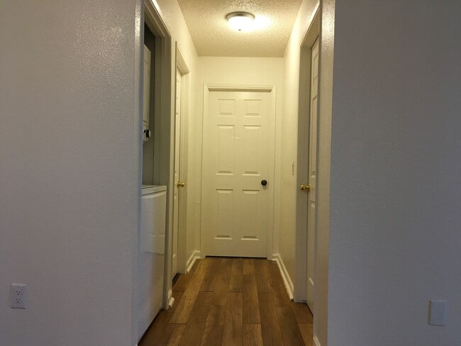 Photo - SPACIOUS 2 BEDROOM / 2 BATHROOM CONDO AVAILABLE $1,650.00 PER MONTH