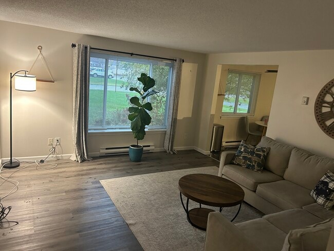 Photo - 2708 Alder Creek Dr S