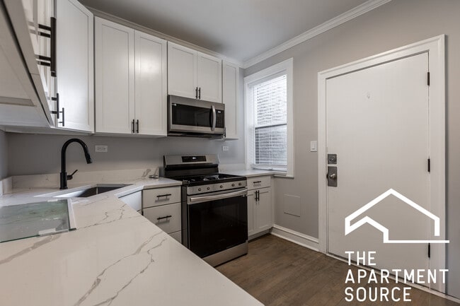 Photo - 1354 W Carmen Ave Unit 1F