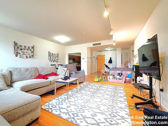 Photo - 51 Winchester St Unit #206