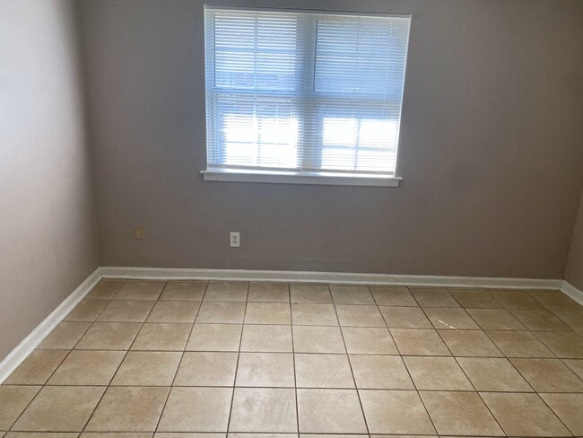 Photo - 1155 Railton Rd