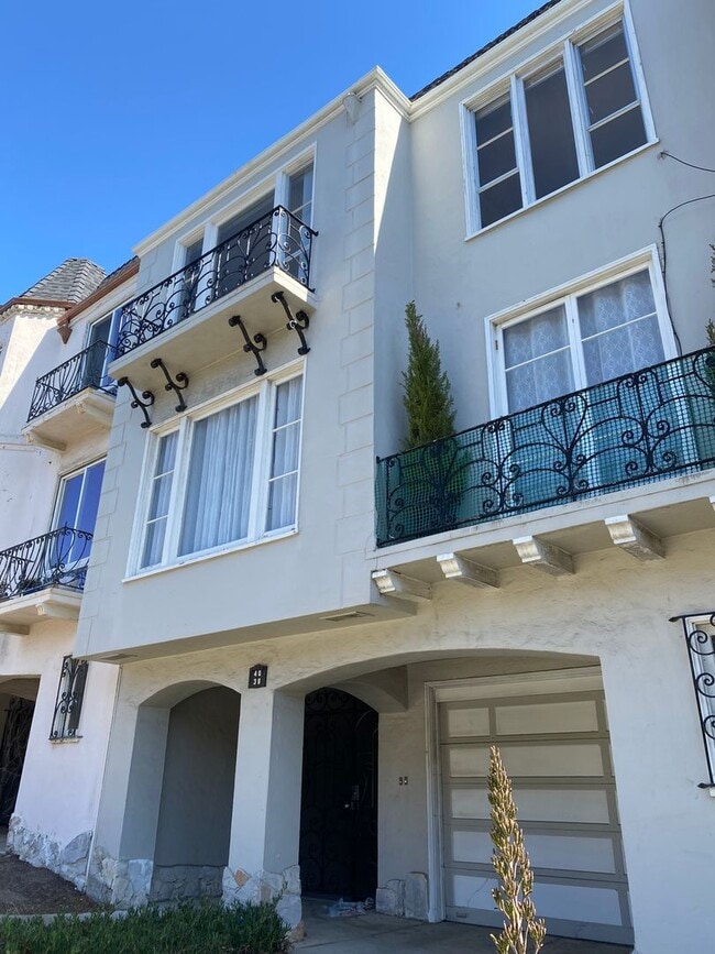 Building Photo - 38-40 15th Avenue Unit 40