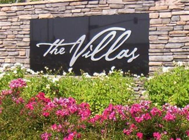 Photo - 1 Bed 1 Bath Roseville Condo Garage Attached