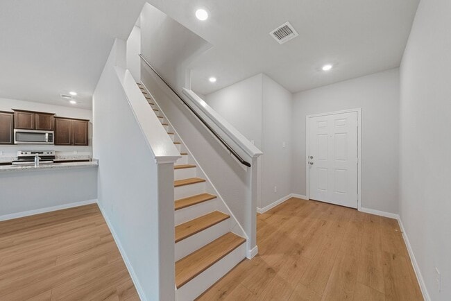 Spacious 3-Bed Townhome with Garage & Fenced Yard in New Braunfels – 1,920 Sq Ft!