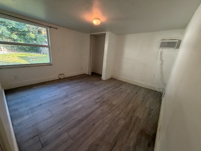 Building Photo - 11XX SW 24th Ave Unit D