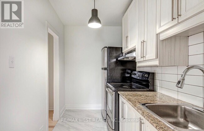 Photo - 299 Pacific Ave