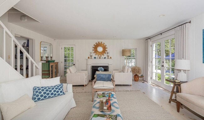 Photo - 156 Georgica Rd