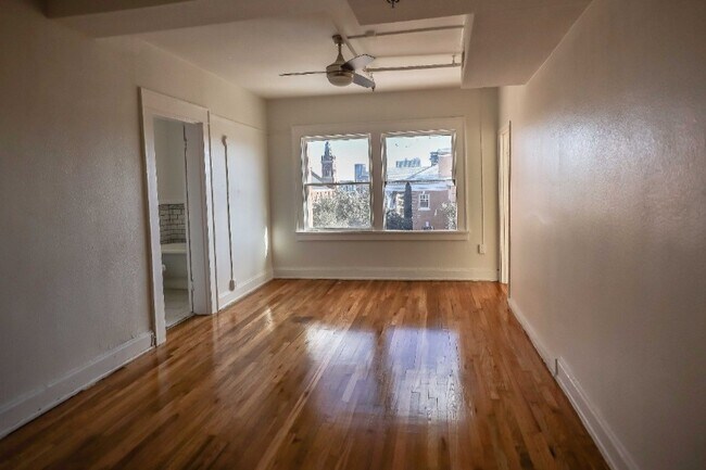 Photo - 1000 E Rio Grande Ave