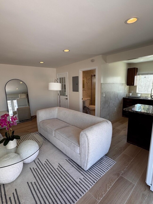 Photo - 470 S Hamel Rd