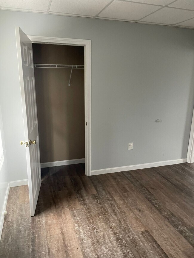 Photo - 1899 N Main St