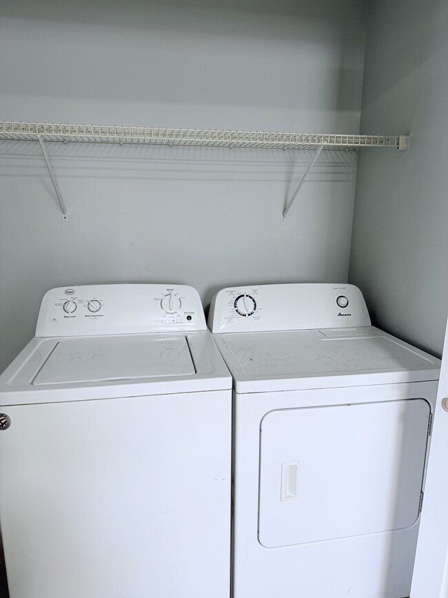 Photo - 411 Dover St