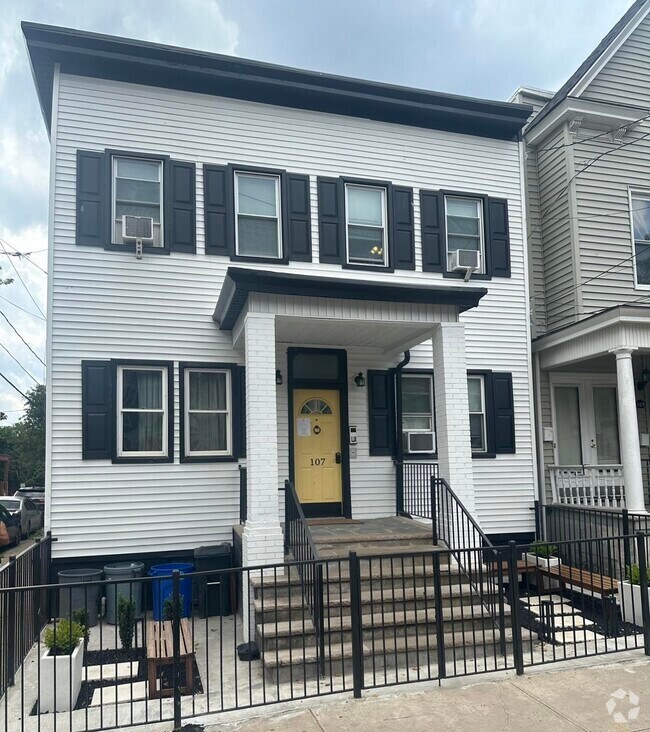 Building Photo - 107 Magnolia Ave Unit 2L Rental