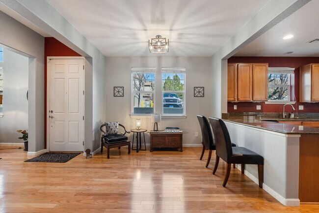 Photo - Furnished & Fully Equipped Low Maintenance Town Home (Somersett - Utilities Included)