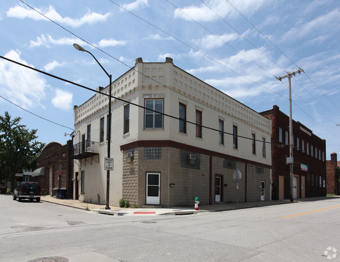 Photo - 502 Campbell St