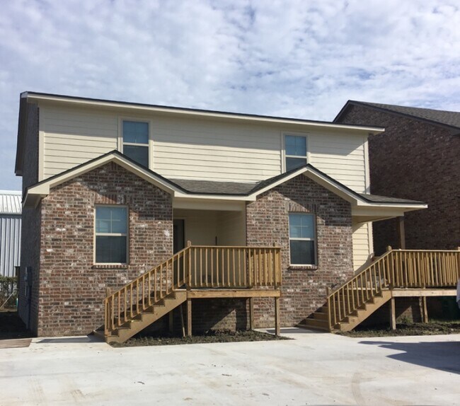 1309 Oil Center Dr Townhome Townhome Rental in New Iberia LA