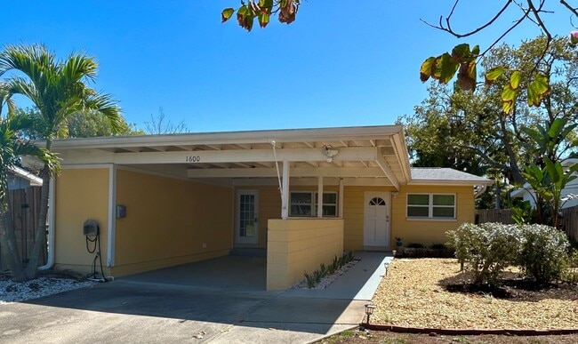 Photo - Charming 2 bedroom/1 Bathroom Home in Shore Acres