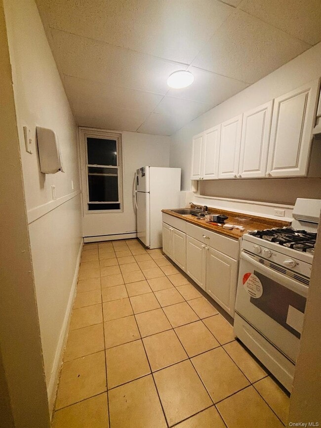 Photo - 88-15 Jamaica Ave