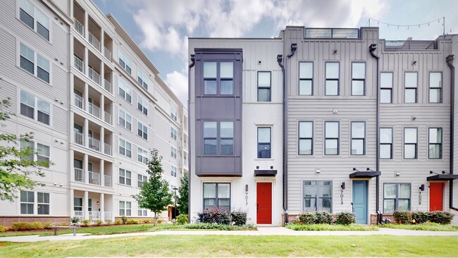 Building Photo - 7017 Louie Ln