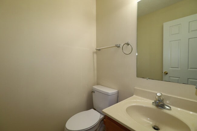 Photo - 107 Floyd Ct