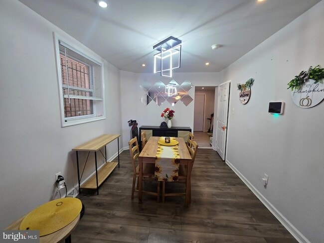 Photo - 457 N Edgewood St