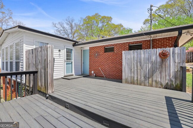 Photo - 102 Church St