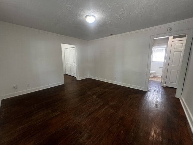 Photo - 202 Meares St