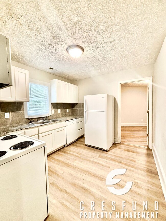 Photo - Adorable 2BR in Haymount! AVAILABLE NOW!