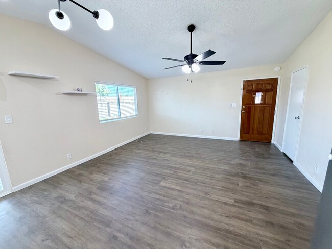 Photo - 6300 Espinosa Ave
