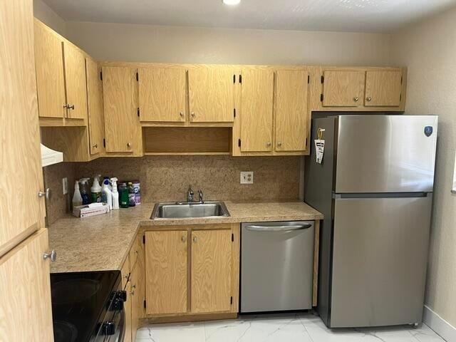 2960 Riverside Dr Unit 318-2