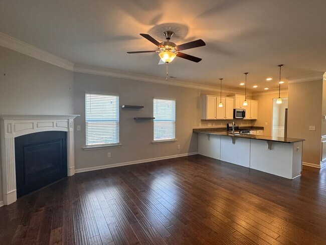 Photo - Modern 3B home with screened porch & private fence backyard.