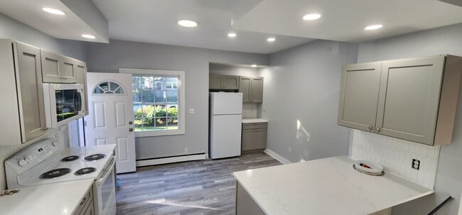 Photo - 85 Winspear Ave