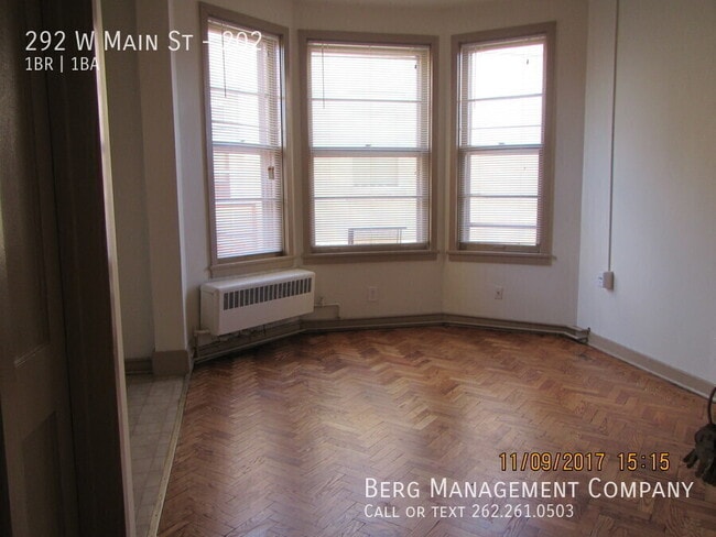 Building Photo - 292 W Main St Unit 202