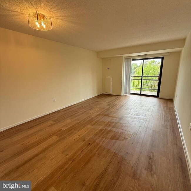 Photo - 2111 Wisconsin Ave NW Unit 319