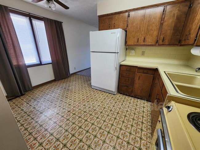 Photo - 2037 South St