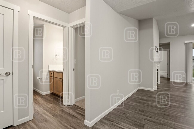 Photo - 17020 E Knox Ln